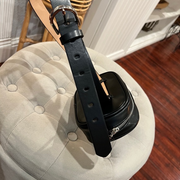 Calvin Klein Belt Bag NWOT - Picture 15 of 15